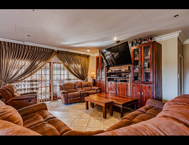 5 BEDROOM HOUSE FOR SALE IN AMANDASIG